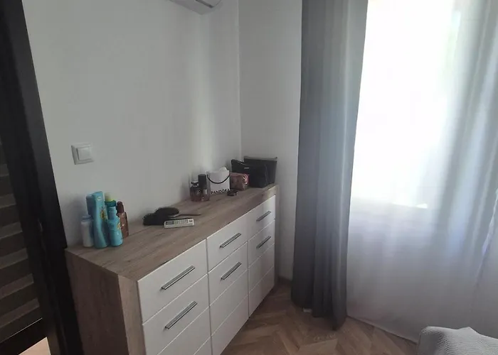 Apartman Etara 4 *